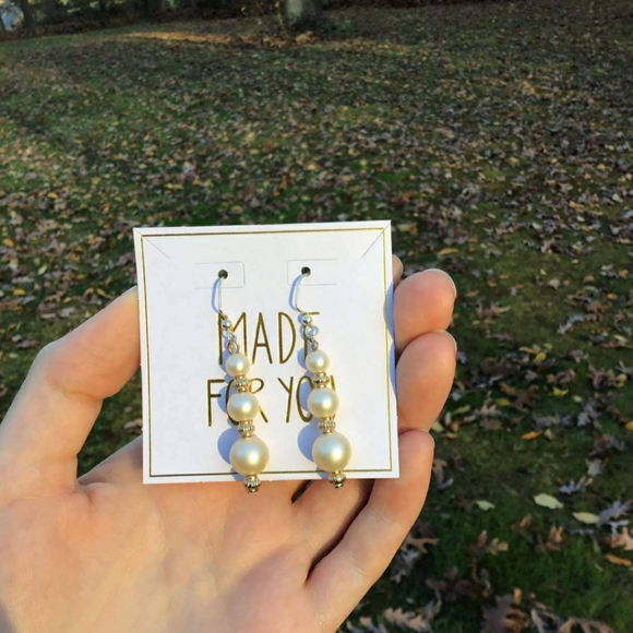 Earrings - Picture 13 of 14